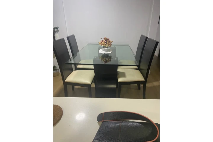 $1000000 : Comedor, Sofa y mesa de Centro image 2