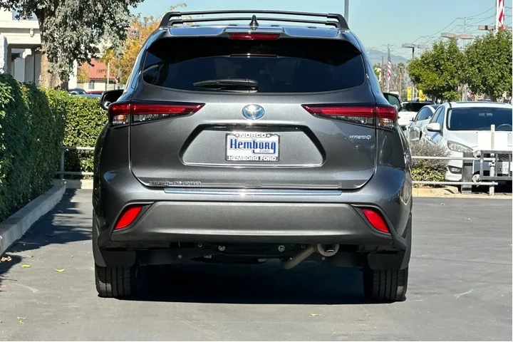 $32425 : Toyota Highlander Hybrid 202 image 5