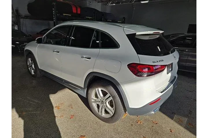 $20951 : Mercedes-Benz GLA 2021 AWD G image 6