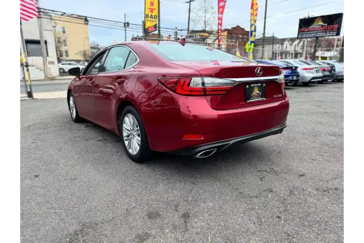 2017 LEXUS ES2017 LEXUS ES image 10