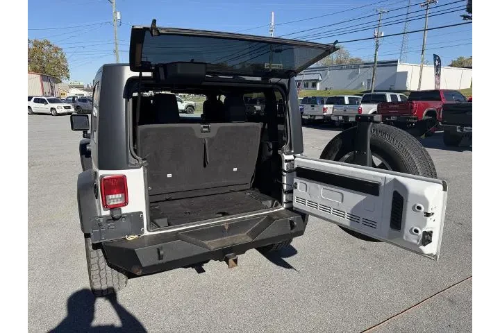 $13900 : Jeep Wrangler 2012 4x4 Sport image 9