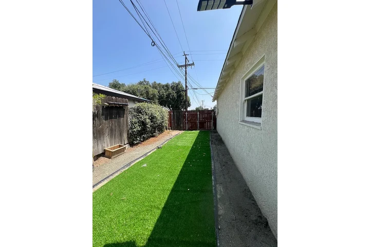 $800 : charming HOME ..San Bernardino image 7