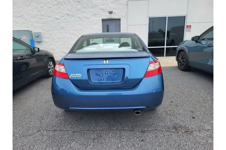 $9925 : Honda Civic 2010 LX 2dr Coup image 5