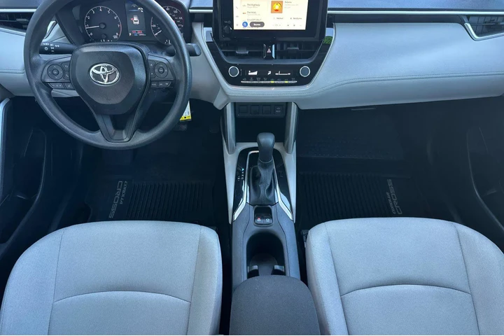 $24900 : Toyota Corolla Cross 2025 L image 6