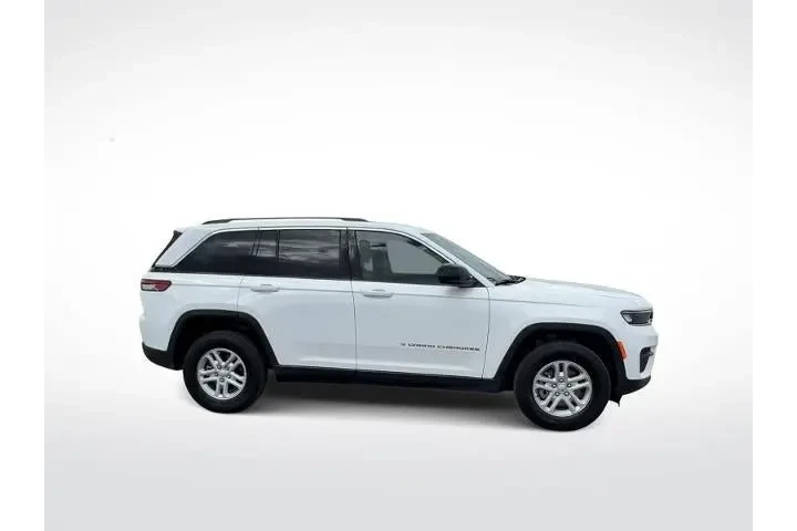 $27995 : Jeep Grand Cherokee 2023 4x4 image 9