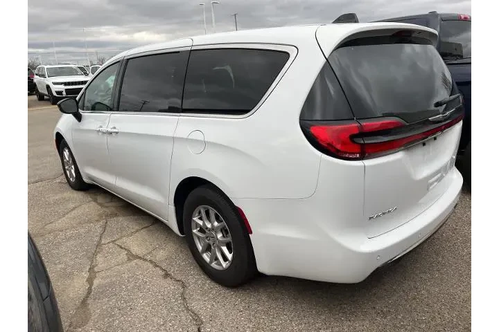 $31995 : Chrysler Pacifica 2025 Selec image 9