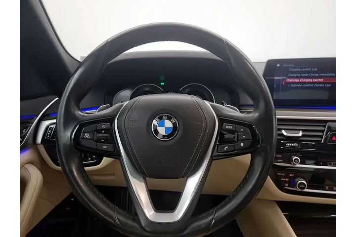 $18998 : BMW 5 Series 2019 530e iPerf image 10