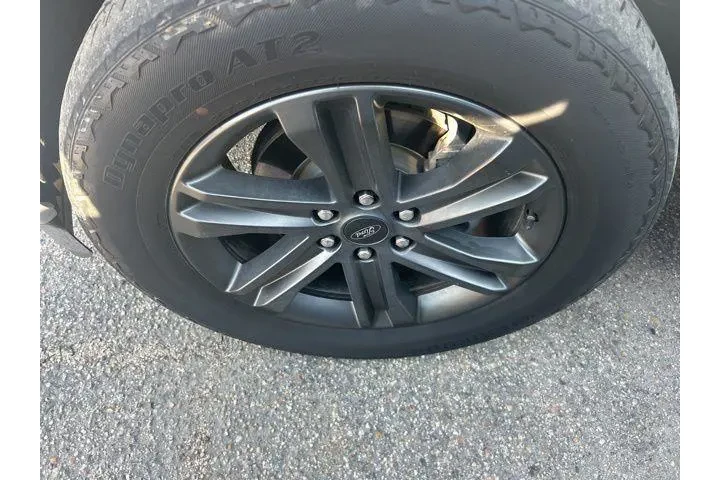 $39828 : Ford F-150 2023 4x4 XLT 4dr image 10