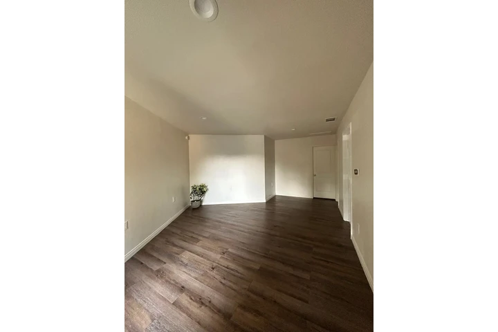 $2100 : CASITA DE UNA RECAMARA image 3