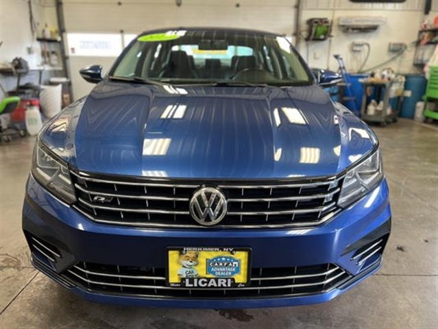 $14900 : 2017 Passat R-Line w/Comfort image 2