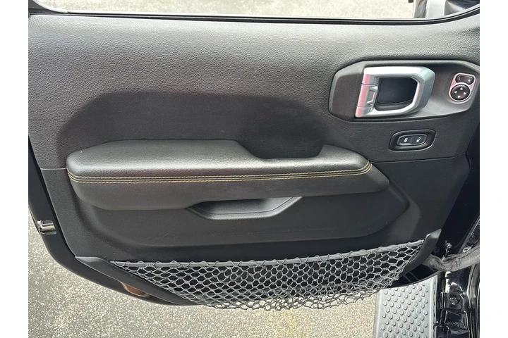 $30879 : 2021 Wrangler Unlimited Sahar image 6