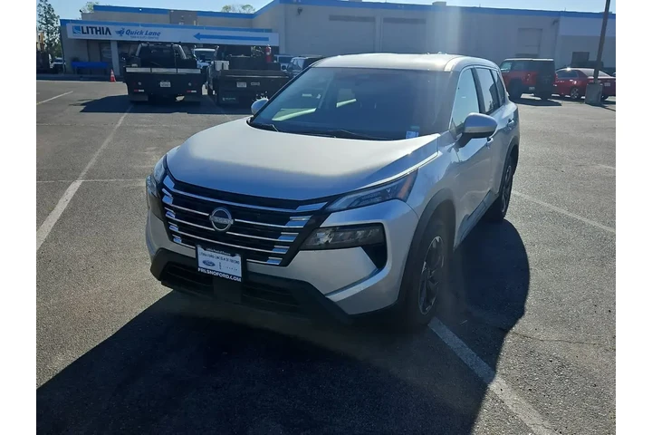 $19500 : Nissan Rogue 2024 SV 4dr Cro image 1