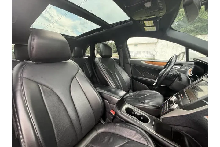 $8999 : 2017 MKC Reserve image 6