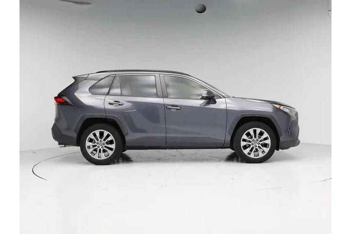 $26998 : Toyota RAV4 2020 AWD XLE Pre image 7
