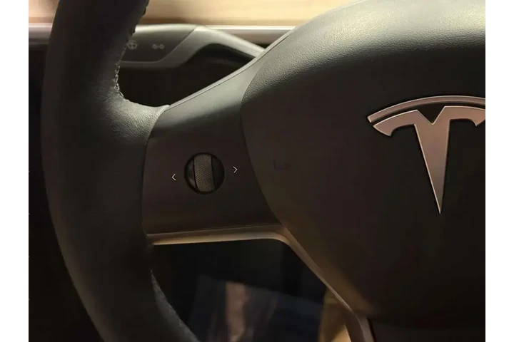 $23995 : Tesla Model Y 2021 AWD Long image 8