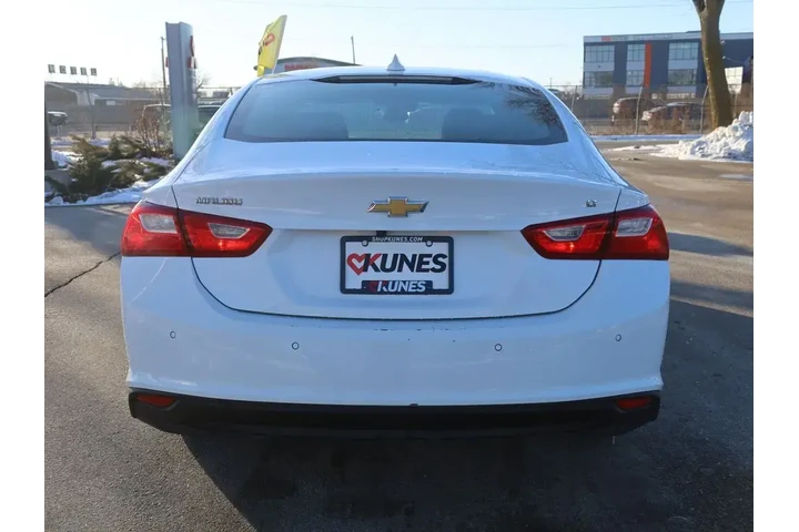 $16277 : Chevrolet Malibu 2024 LT 4dr image 8