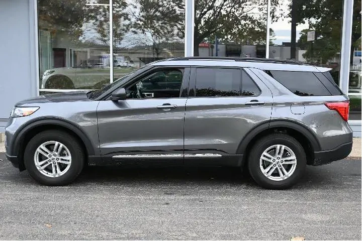 $19988 : Ford Explorer 2021 AWD XLT 4 image 3