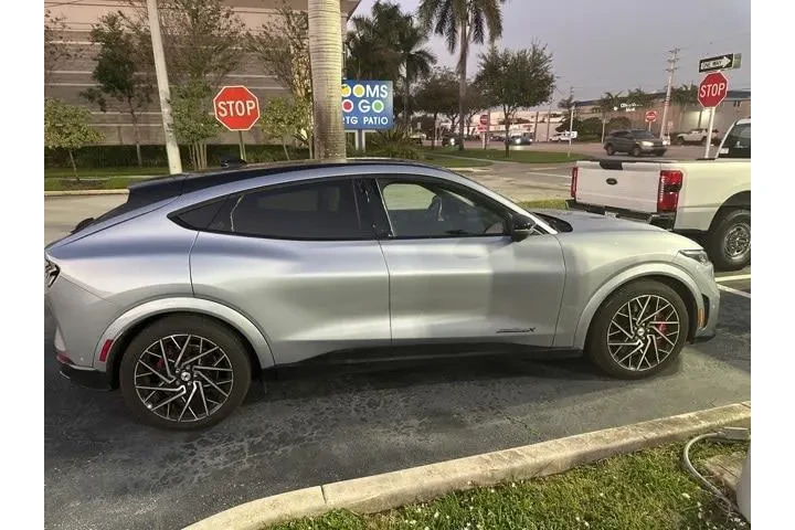 $29997 : Ford Mustang Mach-E 2022 AWD image 5