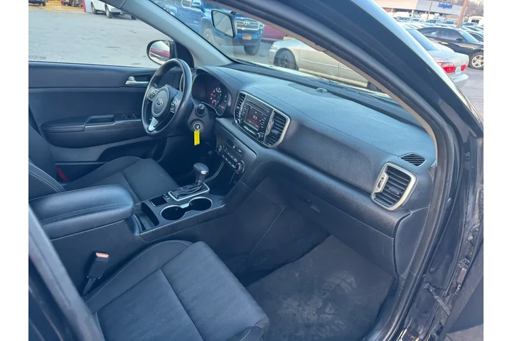 $5980 : 2017 Sportage LX AWD image 9