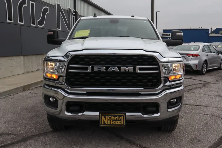 $46988 : 2024 2500 Big Horn 4x4 Crew C image 2