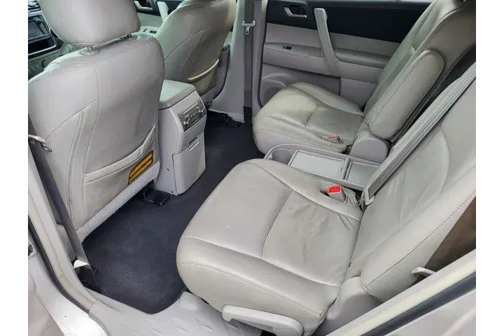 $12000 : Toyota Highlander 2013 Base image 7