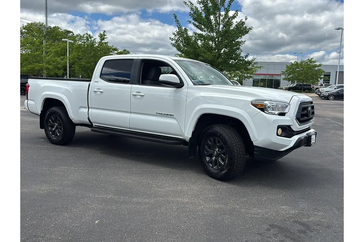 $37901 : Gold Certified 2023 Tacoma SR image 8