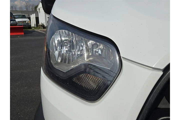 2019 Transit 250 Van Low Roof image 9