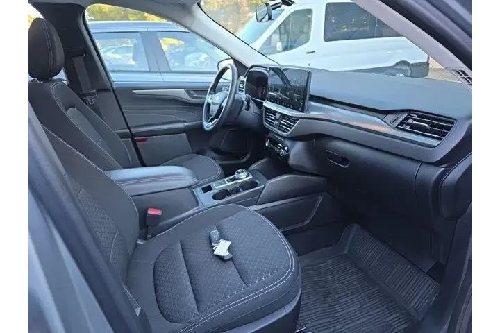 $20875 : Ford Escape 2023 AWD Active image 7