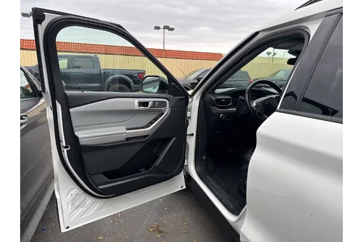 $26744 : Ford Explorer 2023 XLT 4dr S image 5