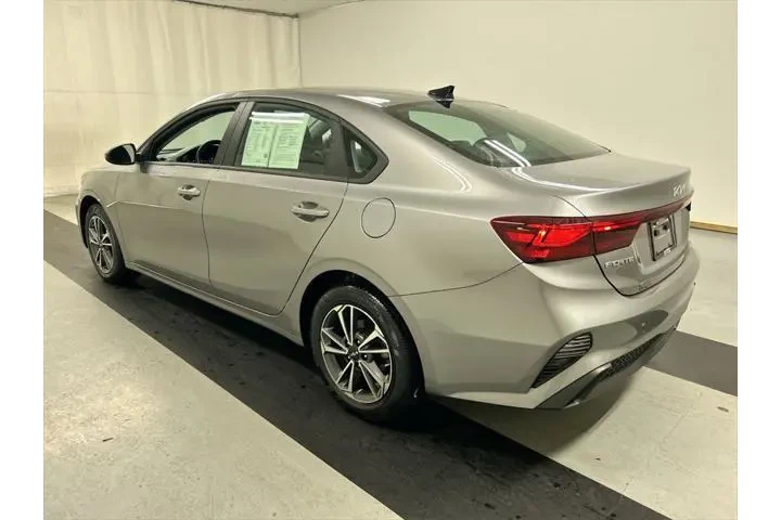 $18278 : Kia Forte 2024 LXS 4dr Sedan image 7