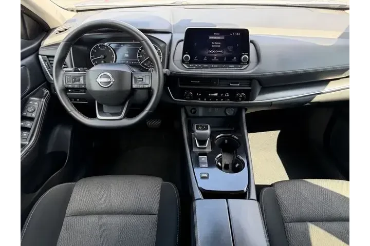 $20961 : Nissan Rogue 2025 SV 4dr Cro image 4