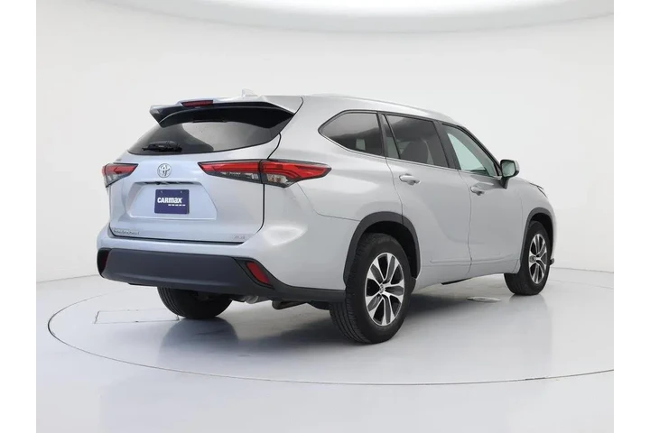 $37998 : Toyota Highlander 2023 XLE 4 image 8