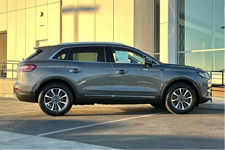 $27900 : Lincoln Nautilus 2022 Standa image 2