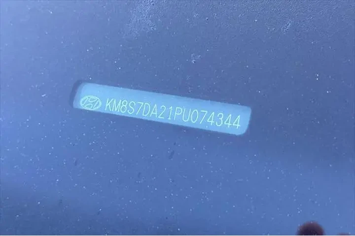 $32990 : Hyundai SANTA FE Plug-In Hyb image 8