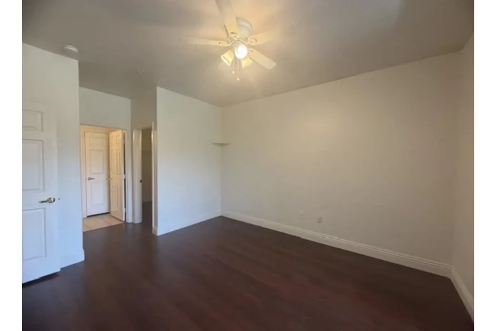 $800 : 1Bed 1 Bath Apt in Las Vegas image 8