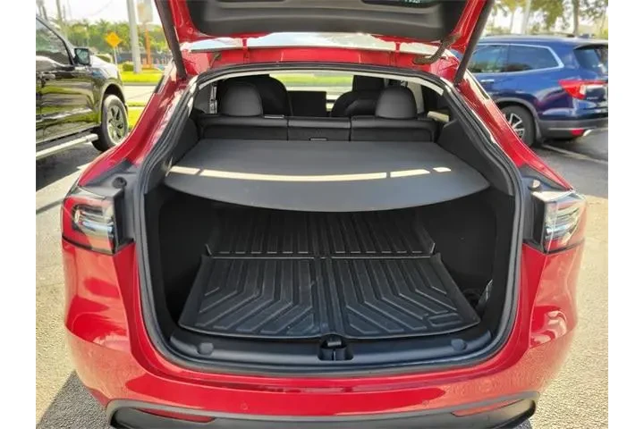 $28429 : Tesla Model Y 2022 AWD Long image 6