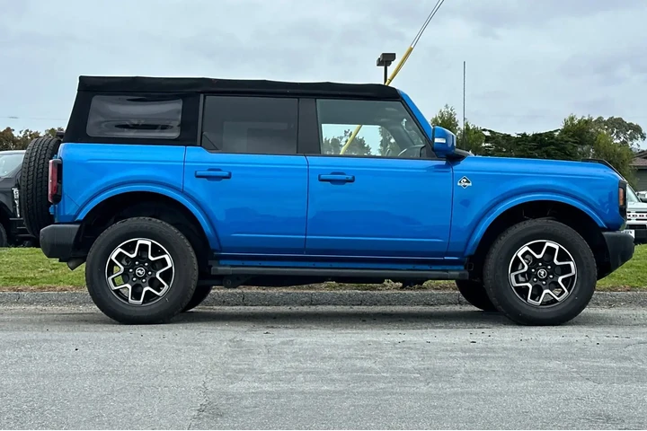 Ford Bronco 2021 4x4 Outer B image 6