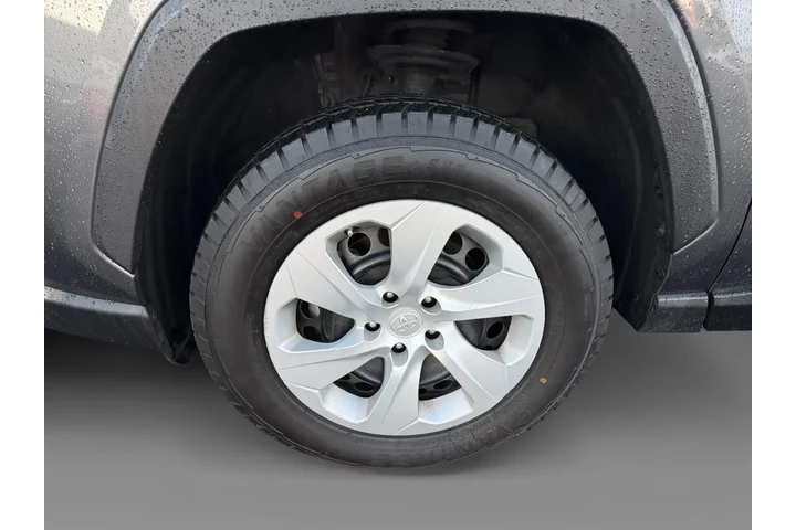 $26304 : Toyota RAV4 2024 AWD LE 4dr image 9