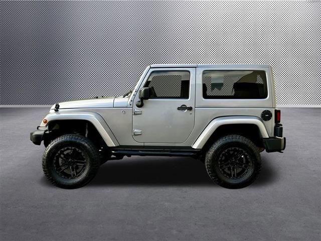 $23717 : 2015 Wrangler Sahara image 4