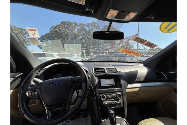 $18999 : 2017 Explorer XLT image 9