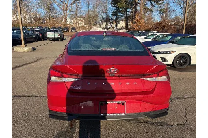 $19495 : Hyundai ELANTRA 2023 SEL 4dr image 5