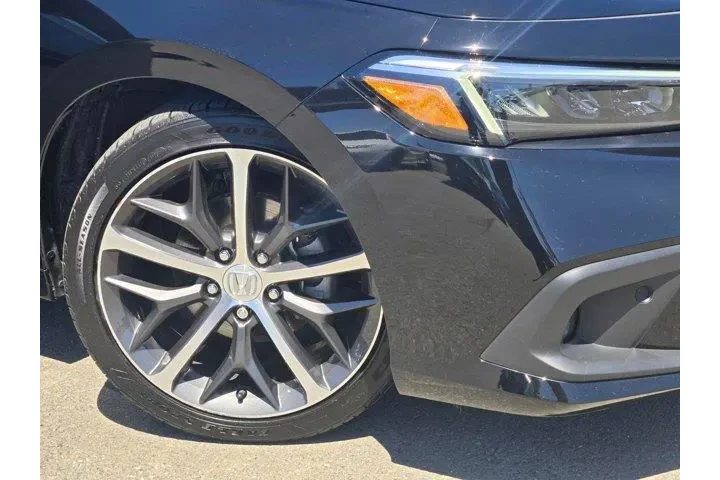$29588 : Honda Civic 2023 Touring 4dr image 9