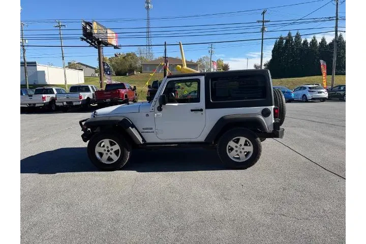$13900 : Jeep Wrangler 2012 4x4 Sport image 5