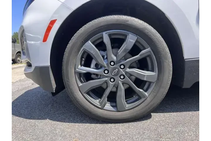 $19985 : Chevrolet Equinox 2023 4x4 R image 8