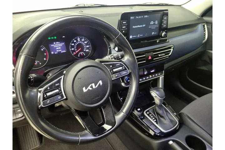 $20998 : Kia Seltos 2023 S 4dr SUV image 9