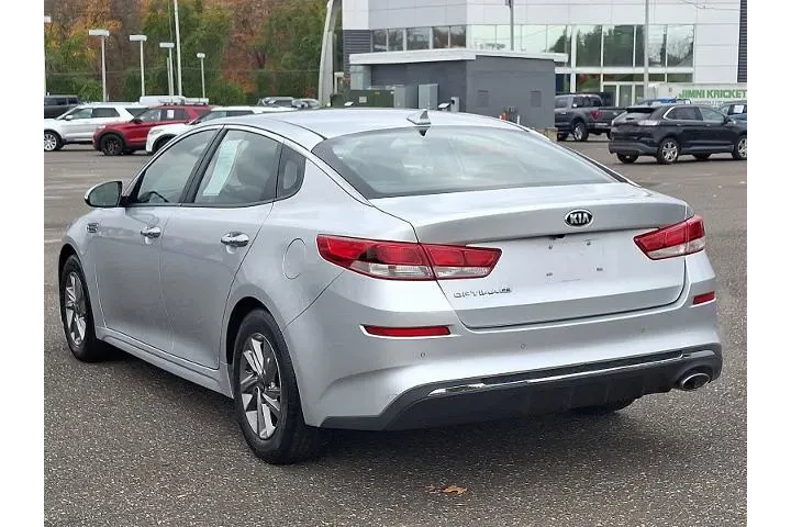 $13995 : Kia Optima 2019 LX 4dr Sedan image 4