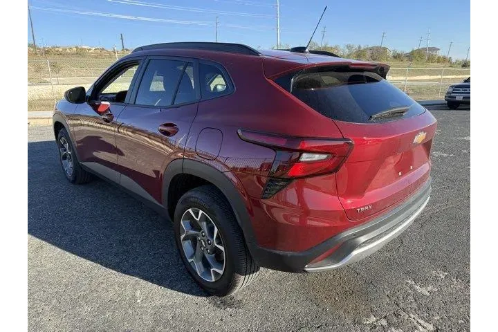 $22978 : Chevrolet Trax 2025 LT 4dr C image 5
