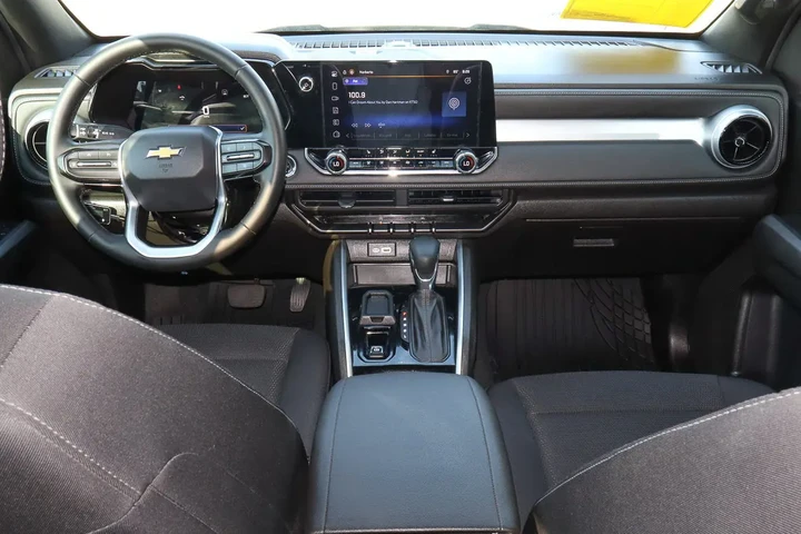 $30988 : 2023 Colorado 2WD Crew Cab LT image 10