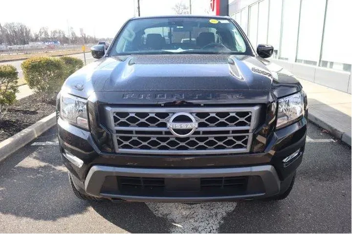 $28954 : Nissan Frontier 2024 4x4 SV image 5