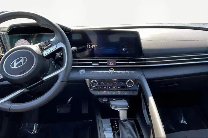 $22570 : Hyundai ELANTRA 2025 SEL Con image 9